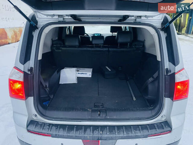 Сірий Шевроле Орландо, об'ємом двигуна 1.8 л та пробігом 197 тис. км за 7300 $, фото 3 на Automoto.ua