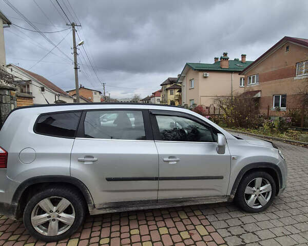 Сірий Шевроле Орландо, об'ємом двигуна 2 л та пробігом 187 тис. км за 8800 $, фото 6 на Automoto.ua