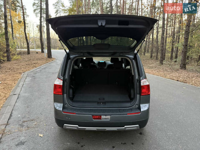 Сірий Шевроле Орландо, об'ємом двигуна 1.8 л та пробігом 167 тис. км за 8600 $, фото 18 на Automoto.ua