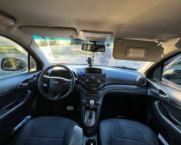 Серый Шевроле Орландо, объемом двигателя 1.8 л и пробегом 245 тыс. км за 9500 $, фото 7 на Automoto.ua