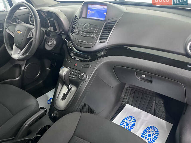 Серый Шевроле Орландо, объемом двигателя 2 л и пробегом 127 тыс. км за 12850 $, фото 12 на Automoto.ua