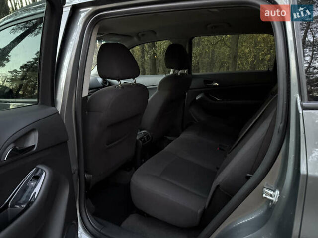 Сірий Шевроле Орландо, об'ємом двигуна 1.8 л та пробігом 167 тис. км за 8600 $, фото 16 на Automoto.ua