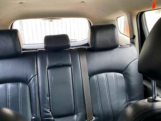 Сірий Шевроле Орландо, об'ємом двигуна 2 л та пробігом 250 тис. км за 8400 $, фото 9 на Automoto.ua