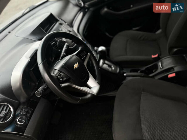 Серый Шевроле Орландо, объемом двигателя 2 л и пробегом 199 тыс. км за 8500 $, фото 12 на Automoto.ua