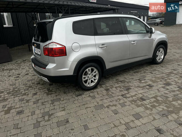 Серый Шевроле Орландо, объемом двигателя 2 л и пробегом 199 тыс. км за 8500 $, фото 7 на Automoto.ua