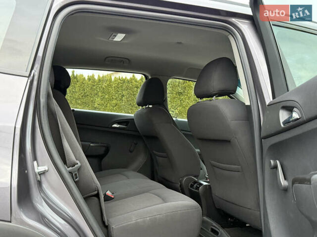 Серый Шевроле Орландо, объемом двигателя 1.8 л и пробегом 217 тыс. км за 7500 $, фото 35 на Automoto.ua