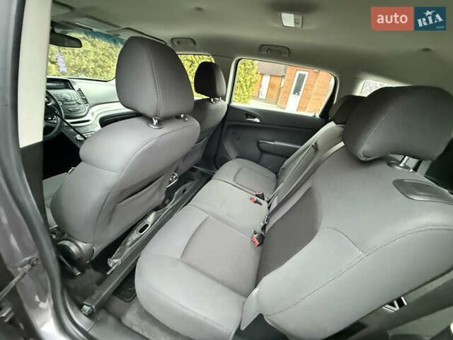 Серый Шевроле Орландо, объемом двигателя 1.8 л и пробегом 217 тыс. км за 7500 $, фото 39 на Automoto.ua