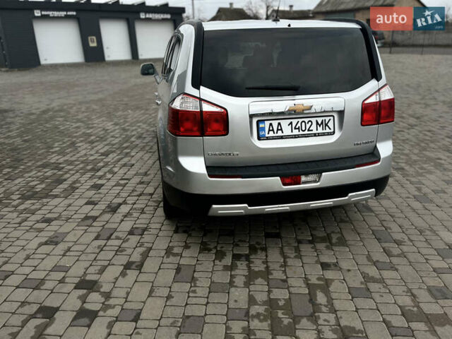 Серый Шевроле Орландо, объемом двигателя 2 л и пробегом 199 тыс. км за 8500 $, фото 5 на Automoto.ua