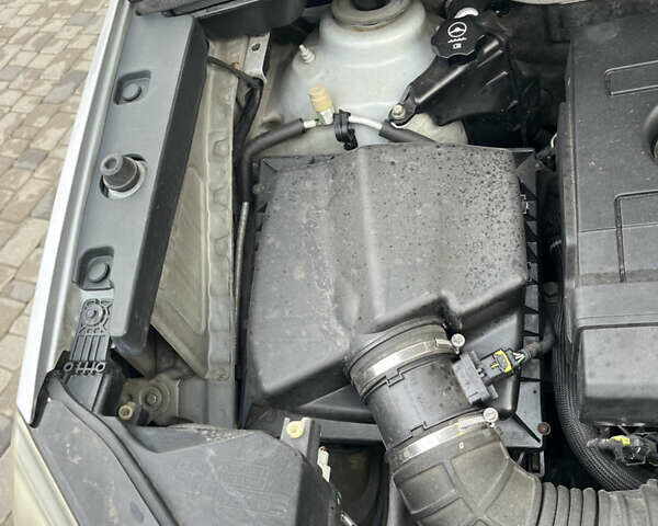 Серый Шевроле Орландо, объемом двигателя 2 л и пробегом 199 тыс. км за 8500 $, фото 25 на Automoto.ua