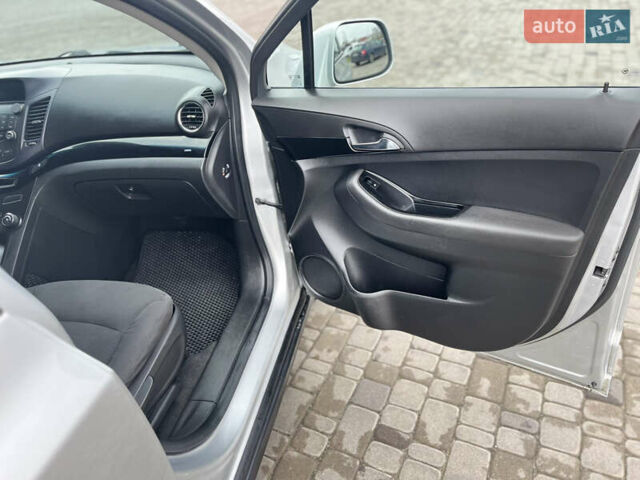 Серый Шевроле Орландо, объемом двигателя 2 л и пробегом 199 тыс. км за 8500 $, фото 16 на Automoto.ua