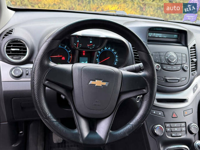 Серый Шевроле Орландо, объемом двигателя 1.8 л и пробегом 217 тыс. км за 7500 $, фото 43 на Automoto.ua