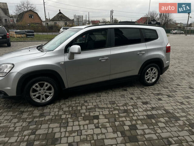 Серый Шевроле Орландо, объемом двигателя 2 л и пробегом 199 тыс. км за 8500 $, фото 2 на Automoto.ua