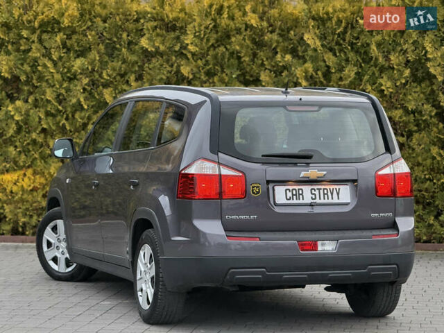 Серый Шевроле Орландо, объемом двигателя 1.8 л и пробегом 217 тыс. км за 7500 $, фото 3 на Automoto.ua