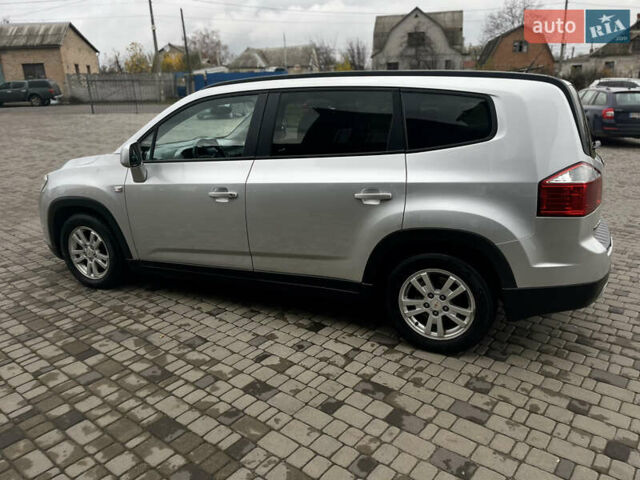 Серый Шевроле Орландо, объемом двигателя 2 л и пробегом 199 тыс. км за 8500 $, фото 3 на Automoto.ua