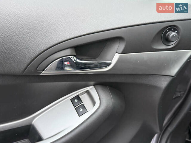 Серый Шевроле Орландо, объемом двигателя 1.8 л и пробегом 217 тыс. км за 7500 $, фото 42 на Automoto.ua