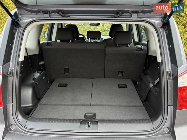 Серый Шевроле Орландо, объемом двигателя 1.8 л и пробегом 217 тыс. км за 7500 $, фото 38 на Automoto.ua