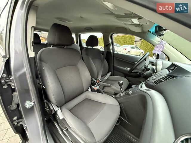 Серый Шевроле Орландо, объемом двигателя 1.8 л и пробегом 217 тыс. км за 7500 $, фото 27 на Automoto.ua