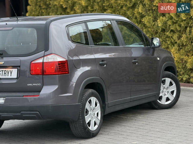 Серый Шевроле Орландо, объемом двигателя 1.8 л и пробегом 217 тыс. км за 7500 $, фото 24 на Automoto.ua