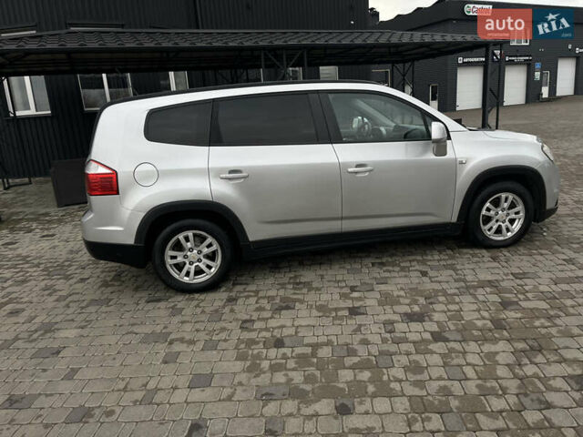 Серый Шевроле Орландо, объемом двигателя 2 л и пробегом 199 тыс. км за 8500 $, фото 8 на Automoto.ua