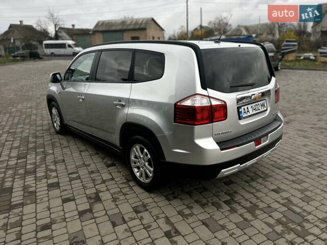 Серый Шевроле Орландо, объемом двигателя 2 л и пробегом 199 тыс. км за 8500 $, фото 4 на Automoto.ua