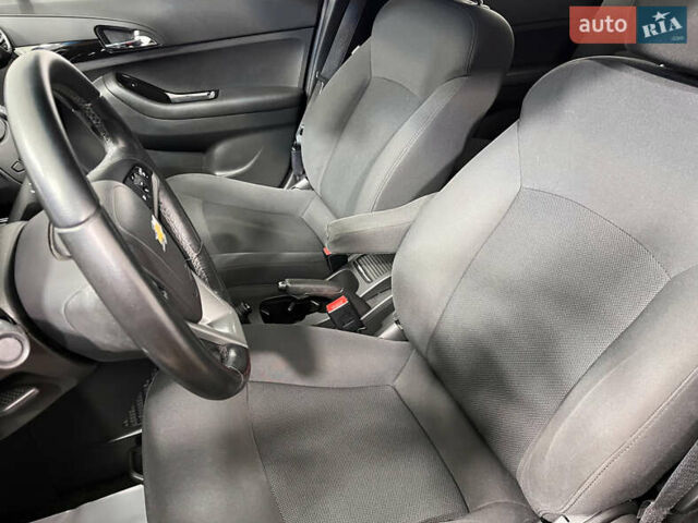 Серый Шевроле Орландо, объемом двигателя 2 л и пробегом 166 тыс. км за 11850 $, фото 7 на Automoto.ua