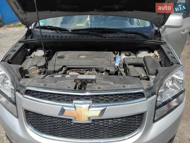 Сірий Шевроле Орландо, об'ємом двигуна 2 л та пробігом 182 тис. км за 9300 $, фото 4 на Automoto.ua