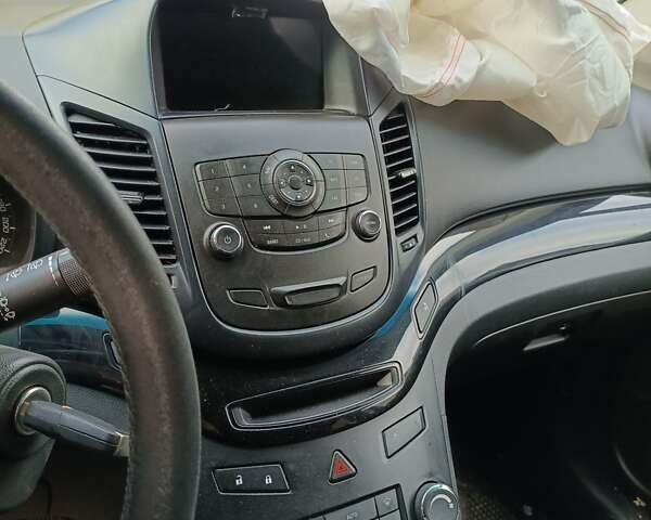 Серый Шевроле Орландо, объемом двигателя 2 л и пробегом 263 тыс. км за 6485 $, фото 2 на Automoto.ua