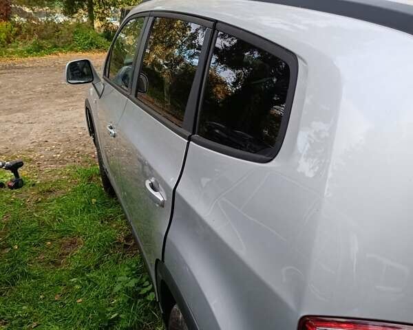 Серый Шевроле Орландо, объемом двигателя 2 л и пробегом 263 тыс. км за 6485 $, фото 5 на Automoto.ua