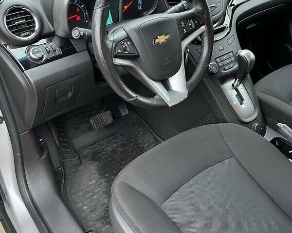 Серый Шевроле Орландо, объемом двигателя 1.8 л и пробегом 66 тыс. км за 13500 $, фото 7 на Automoto.ua