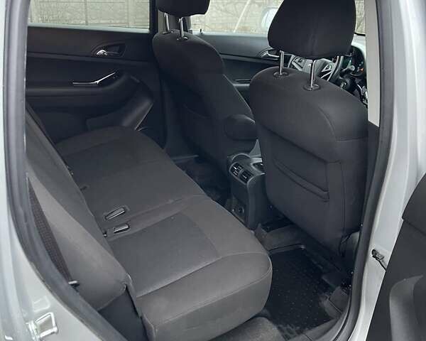 Серый Шевроле Орландо, объемом двигателя 1.8 л и пробегом 66 тыс. км за 13500 $, фото 9 на Automoto.ua