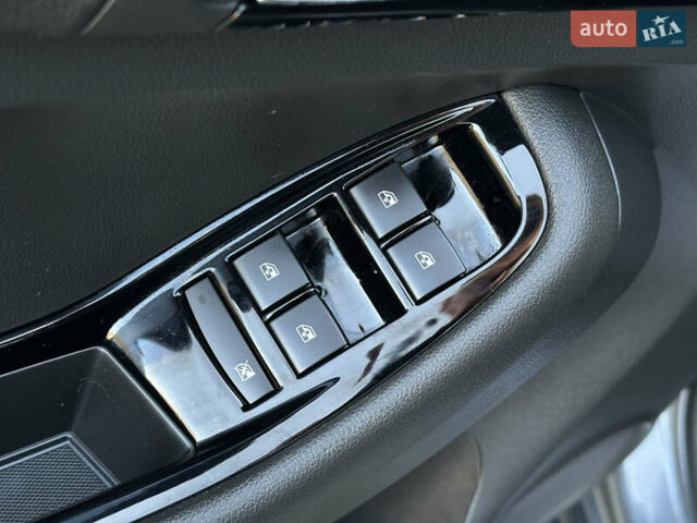 Серый Шевроле Орландо, объемом двигателя 1.6 л и пробегом 75 тыс. км за 12999 $, фото 42 на Automoto.ua