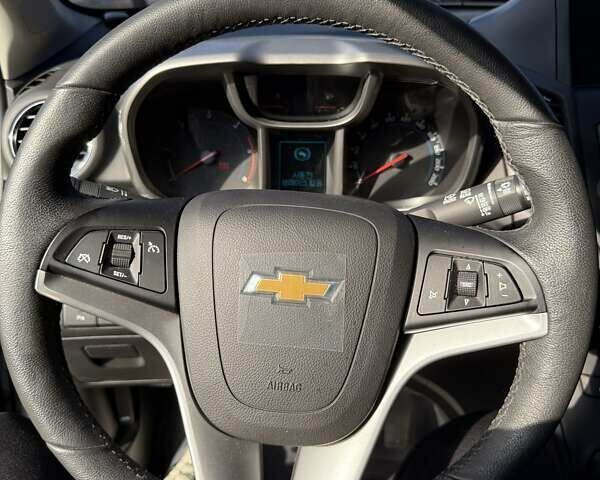 Сірий Шевроле Орландо, об'ємом двигуна 1.6 л та пробігом 75 тис. км за 12800 $, фото 10 на Automoto.ua