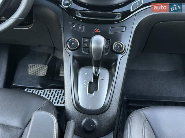 Серый Шевроле Орландо, объемом двигателя 1.6 л и пробегом 75 тыс. км за 12999 $, фото 31 на Automoto.ua