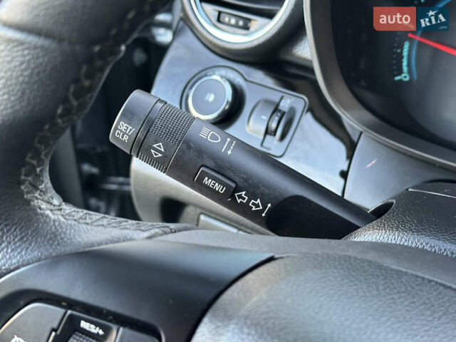 Серый Шевроле Орландо, объемом двигателя 1.6 л и пробегом 75 тыс. км за 12999 $, фото 54 на Automoto.ua