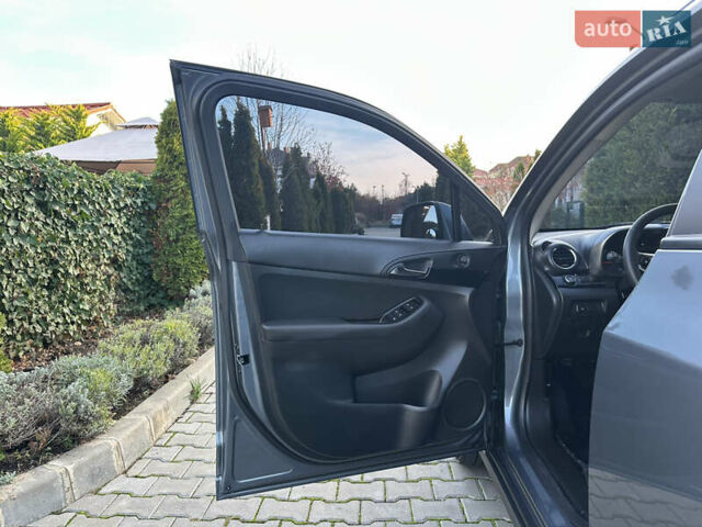 Серый Шевроле Орландо, объемом двигателя 1.6 л и пробегом 75 тыс. км за 12999 $, фото 41 на Automoto.ua