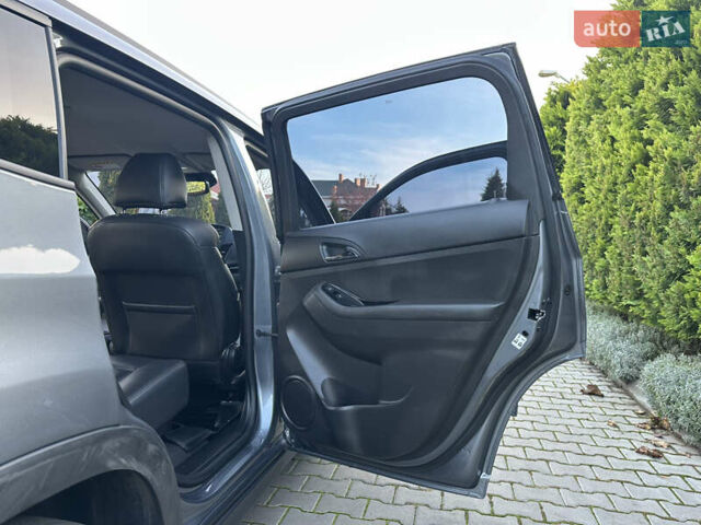 Серый Шевроле Орландо, объемом двигателя 1.6 л и пробегом 75 тыс. км за 12999 $, фото 28 на Automoto.ua