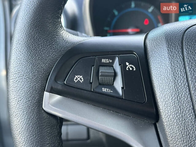 Серый Шевроле Орландо, объемом двигателя 1.6 л и пробегом 75 тыс. км за 12999 $, фото 53 на Automoto.ua