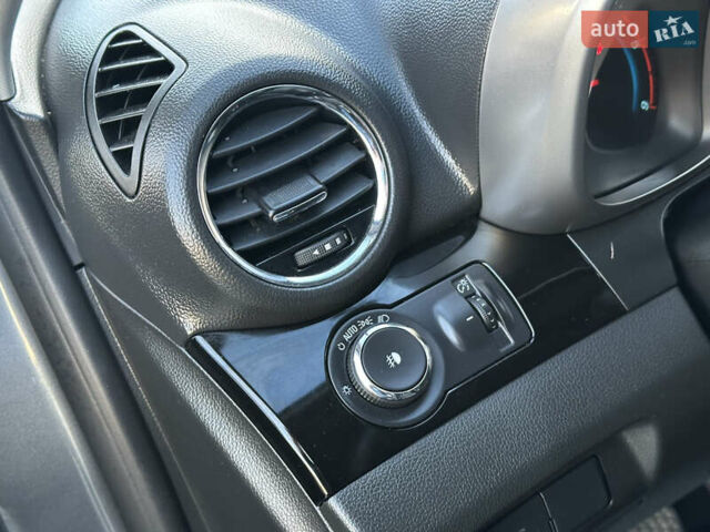 Серый Шевроле Орландо, объемом двигателя 1.6 л и пробегом 75 тыс. км за 12999 $, фото 46 на Automoto.ua