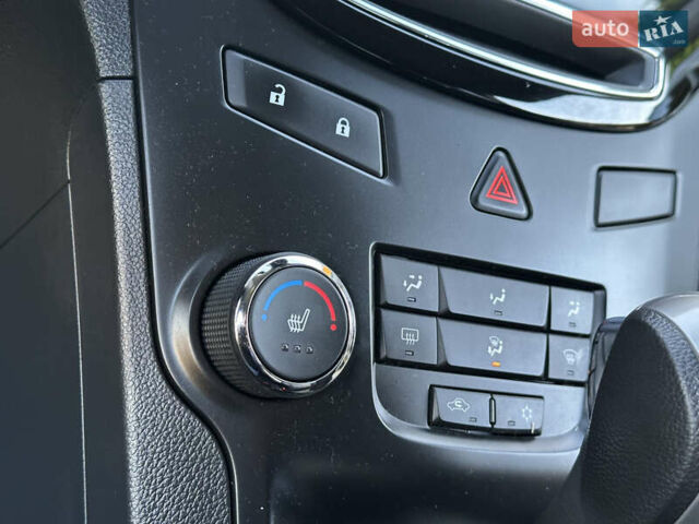 Серый Шевроле Орландо, объемом двигателя 1.6 л и пробегом 75 тыс. км за 12999 $, фото 50 на Automoto.ua