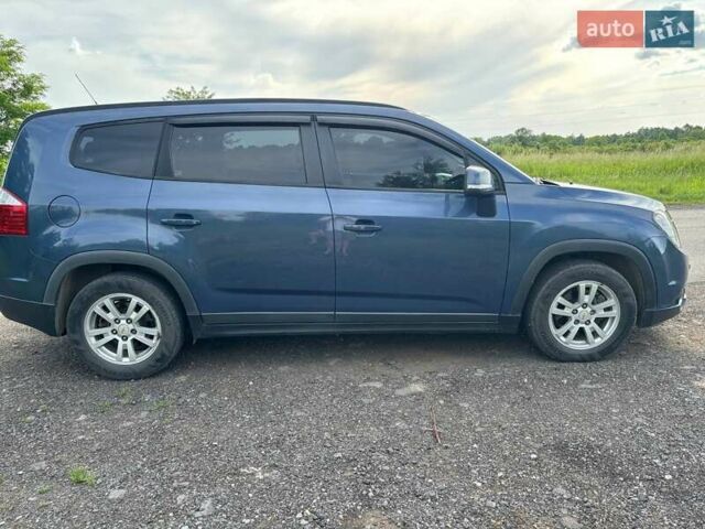 Синий Шевроле Орландо, объемом двигателя 2 л и пробегом 185 тыс. км за 10500 $, фото 3 на Automoto.ua