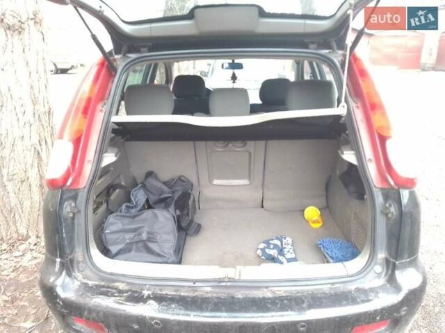 Черный Шевроле Реззо, объемом двигателя 2.01 л и пробегом 331 тыс. км за 1200 $, фото 23 на Automoto.ua