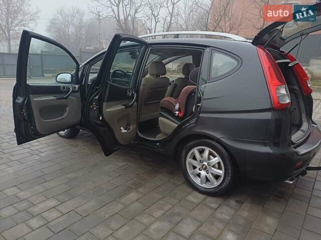 Черный Шевроле Реззо, объемом двигателя 2 л и пробегом 165 тыс. км за 4200 $, фото 10 на Automoto.ua