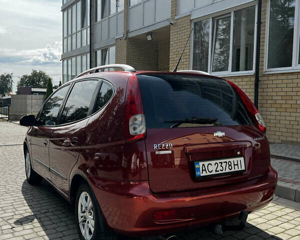 Красный Шевроле Реззо, объемом двигателя 1.6 л и пробегом 176 тыс. км за 3350 $, фото 12 на Automoto.ua