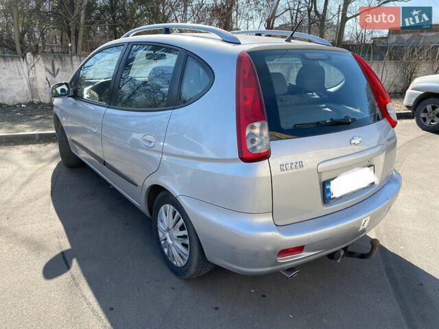 Серый Шевроле Реззо, объемом двигателя 1.6 л и пробегом 230 тыс. км за 3800 $, фото 2 на Automoto.ua
