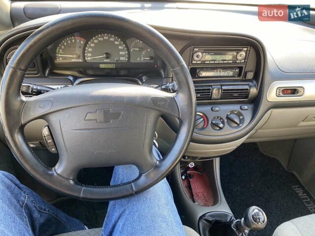 Серый Шевроле Реззо, объемом двигателя 1.6 л и пробегом 230 тыс. км за 3800 $, фото 12 на Automoto.ua