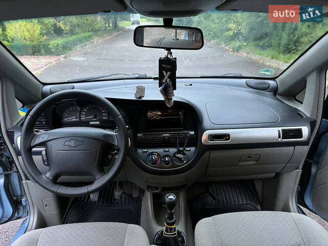 Синий Шевроле Реззо, объемом двигателя 1.6 л и пробегом 240 тыс. км за 3850 $, фото 12 на Automoto.ua