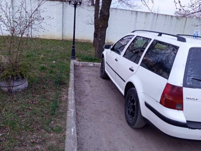 Білий Шевроле ССР, об'ємом двигуна 0 л та пробігом 237 тис. км за 1699 $, фото 2 на Automoto.ua