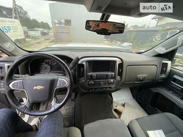 Білий Шевроле Сільверадо, об'ємом двигуна 6.6 л та пробігом 185 тис. км за 19400 $, фото 10 на Automoto.ua