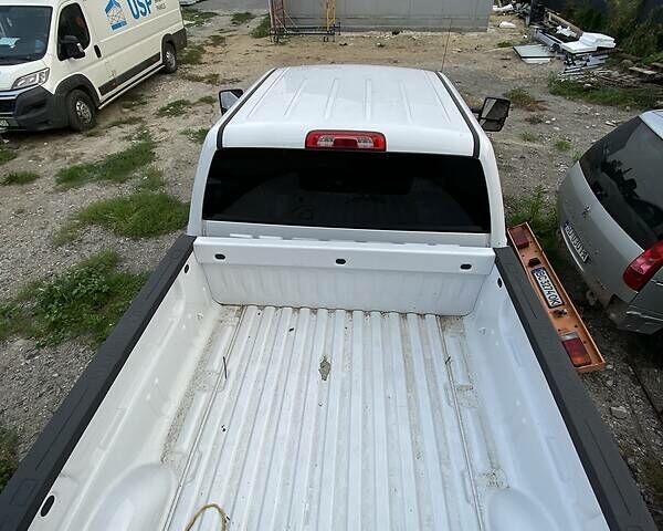 Білий Шевроле Сільверадо, об'ємом двигуна 6.6 л та пробігом 185 тис. км за 19400 $, фото 6 на Automoto.ua