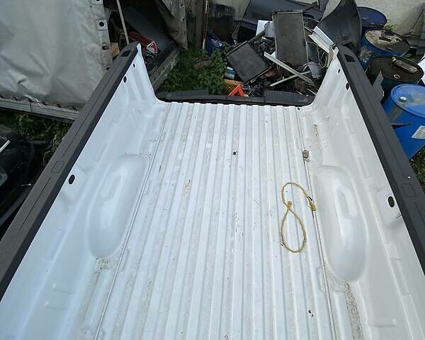 Білий Шевроле Сільверадо, об'ємом двигуна 6.6 л та пробігом 185 тис. км за 19400 $, фото 7 на Automoto.ua